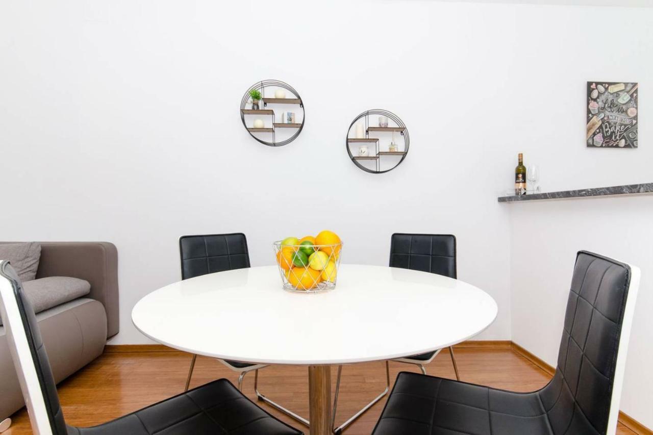 Apartamento Sara *